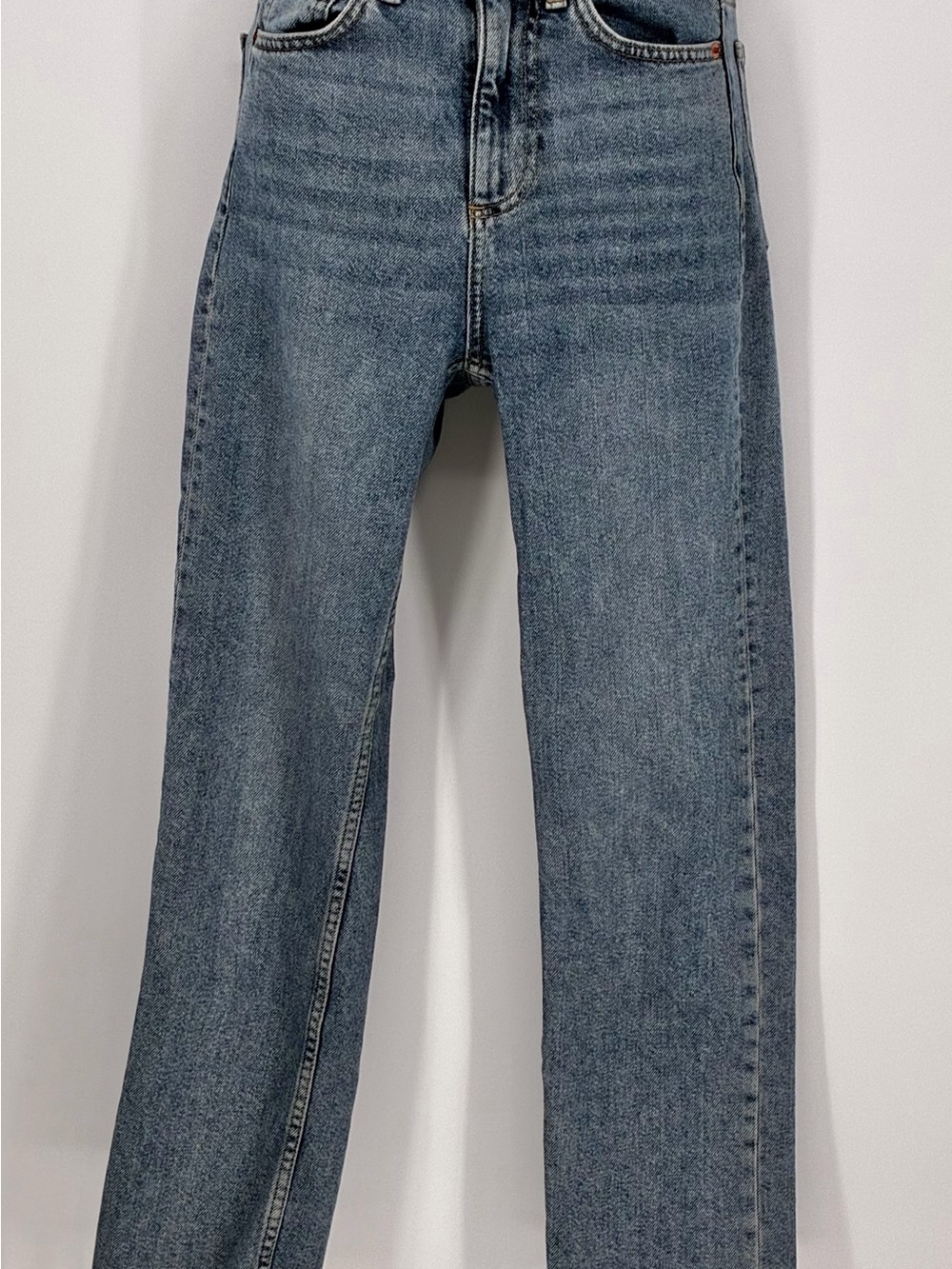 Topshop Moto Mid Rise Raw Hem Straight Leg Jeans W24